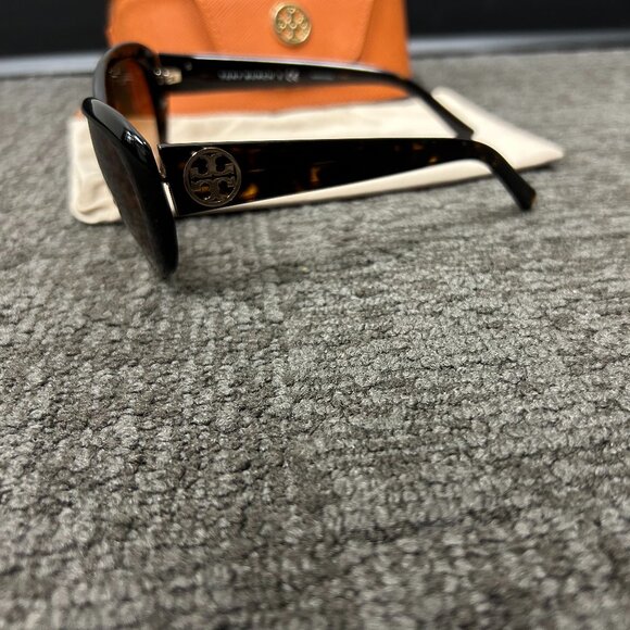 Tory Burch TY7005 Sunglasses - Picture 2 of 5